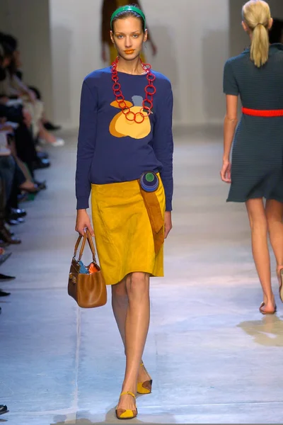 Look 10